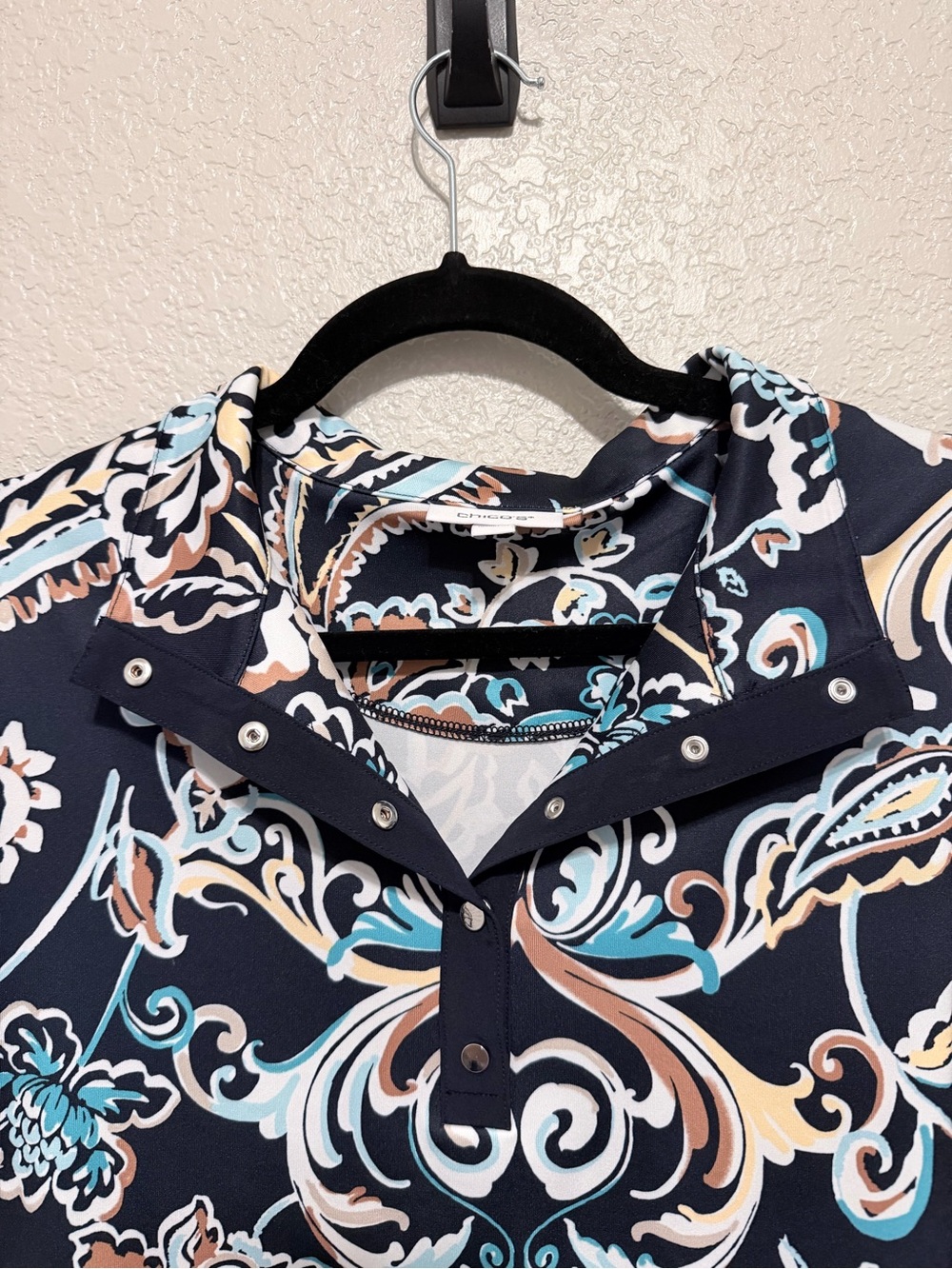 Chico's Zenergy Paisley Pullover Top | Size 3 XL | Cowl Neck | Stretch - Picture 6 of 9
